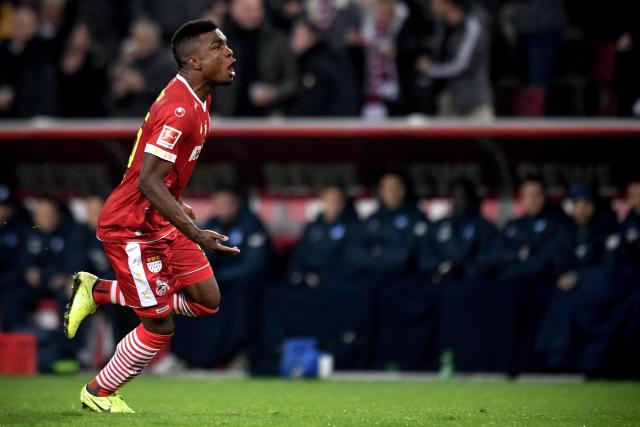 上海市足协贺电海港：上海职业足球首个双冠王